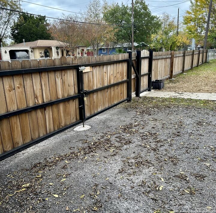 Property Photo: 1819 Madrid St TX 78237