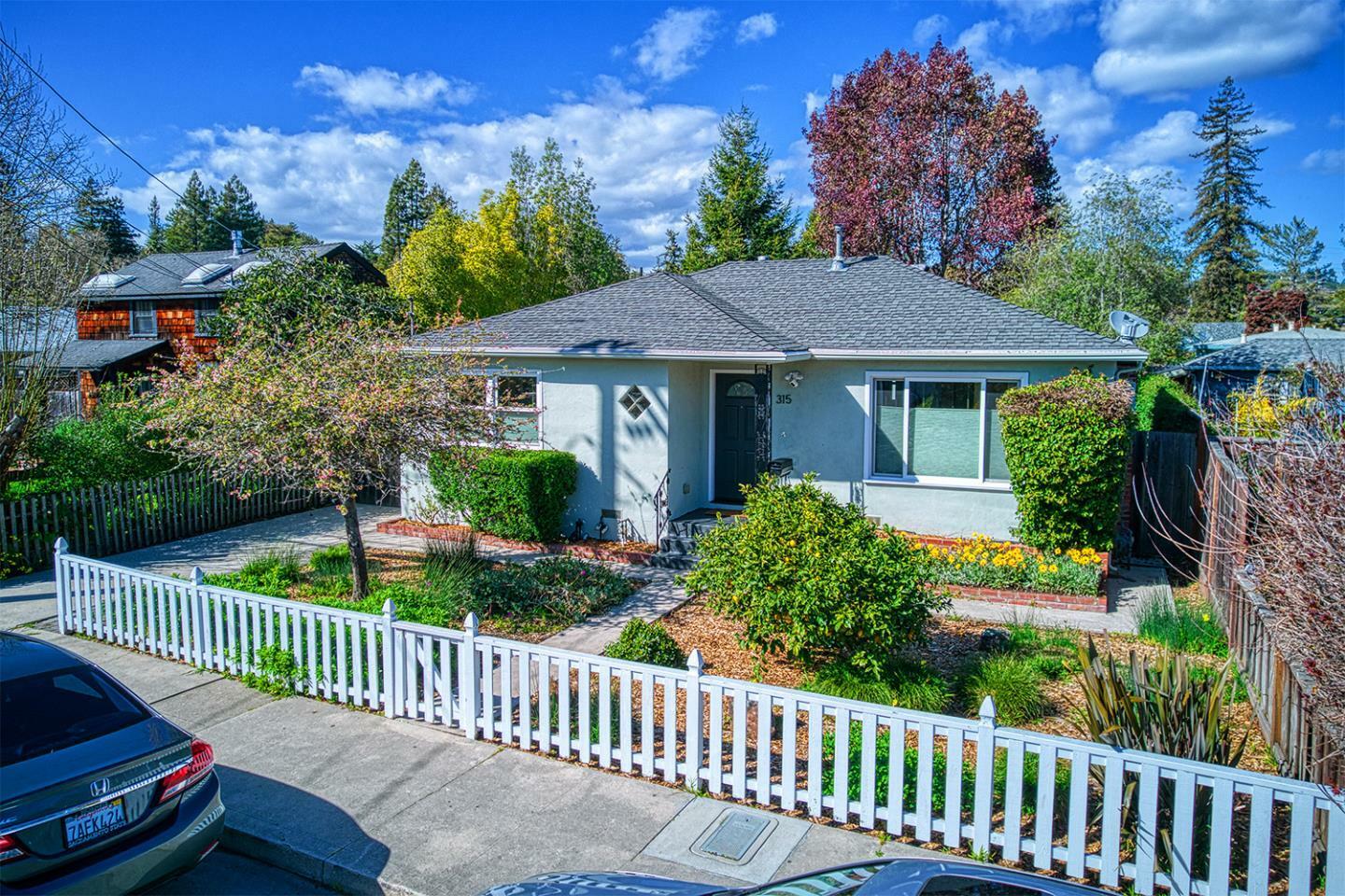 Property Photo:  315 Grant Street  CA 95060 