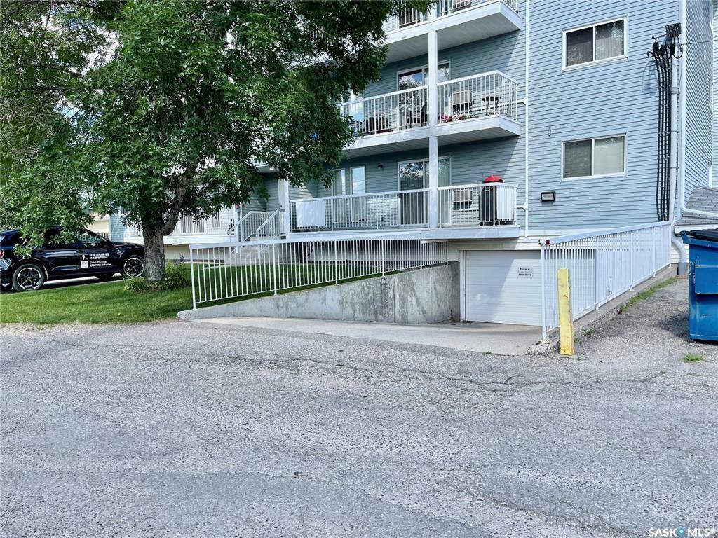 Property Photo: 918 Argyle Avenue 301 SK S7H 2W1