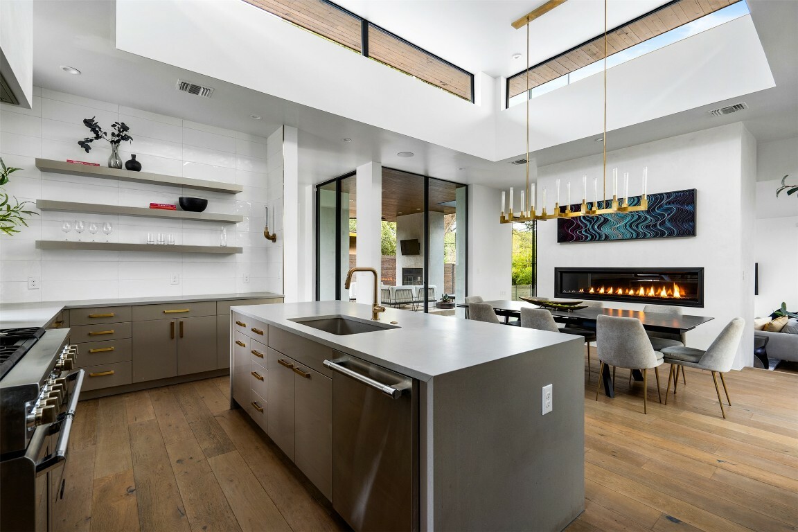 Property Photo: 1411 Travis Heights Boulevard TX 78704