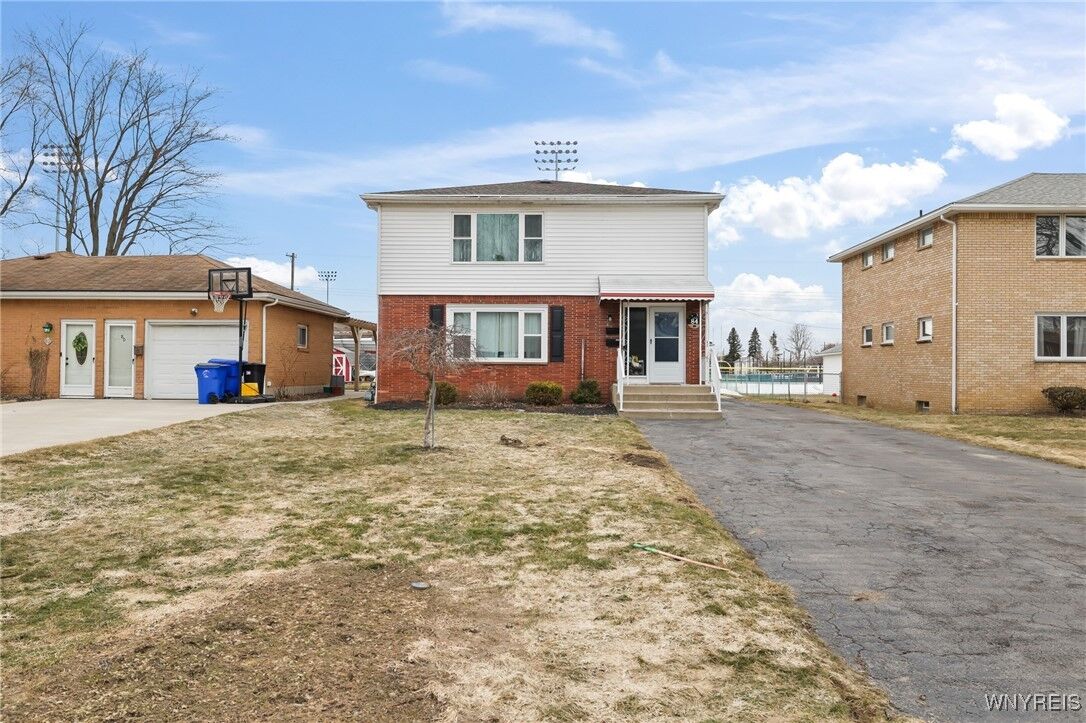 Property Photo:  84 Jasmine Avenue  NY 14224 