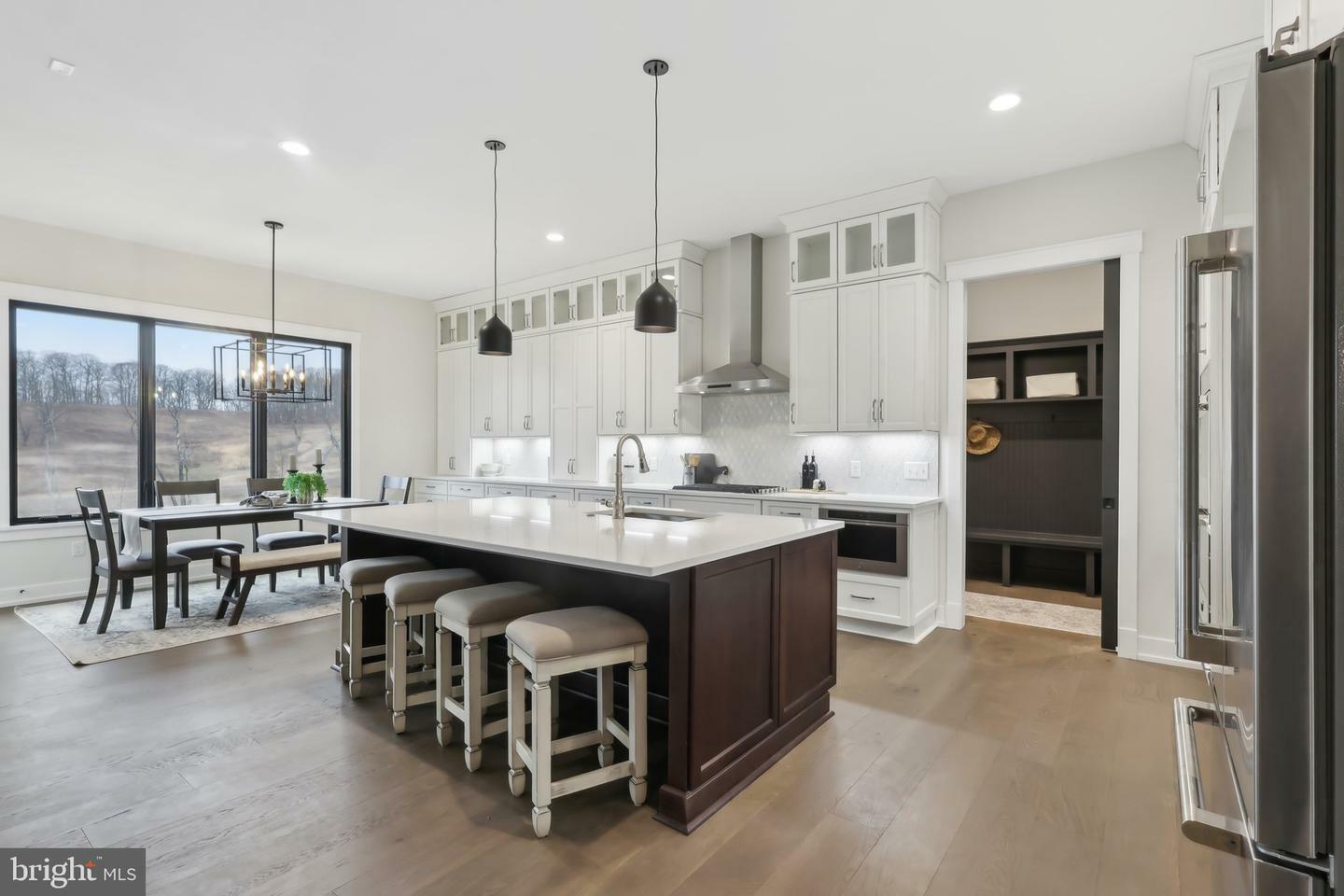 Property Photo: 1537 Grand Oak Lane Blp PA 19061