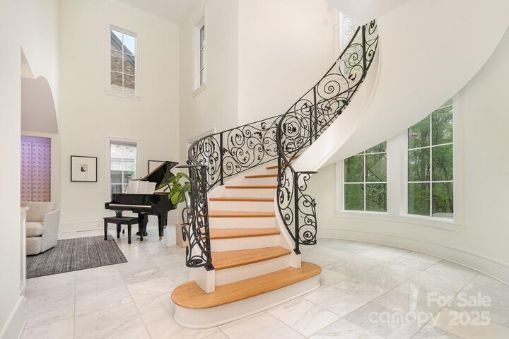 Property Photo:  1665 Sterling Road  NC 28209 