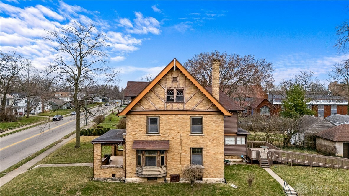 Property Photo: 2301 E High Street OH 45505