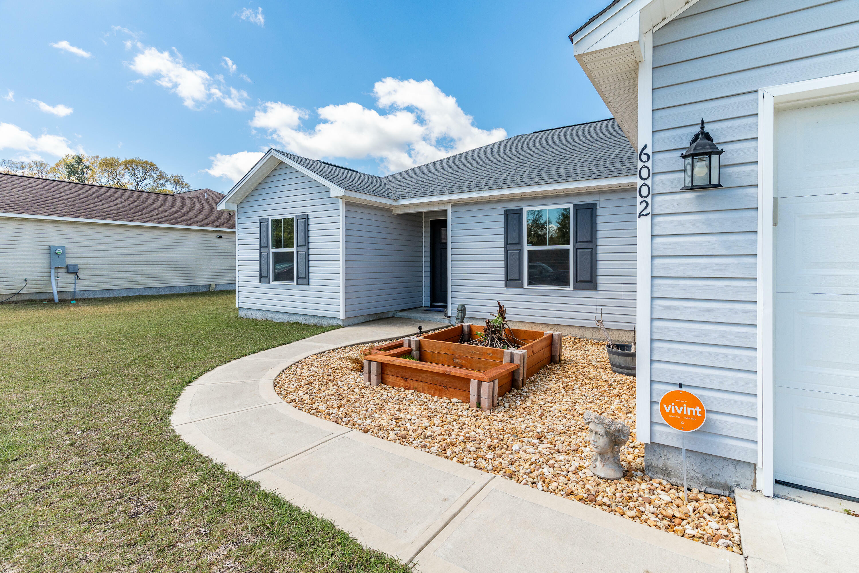 Property Photo: 6002 Colton Blaine Court FL 32539