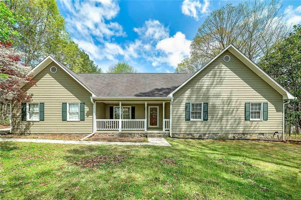 Property Photo: 195 Creekside Way GA 30252