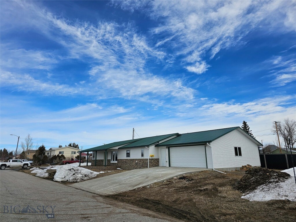 Property Photo: 603 W 3rd Avenue MT 59011