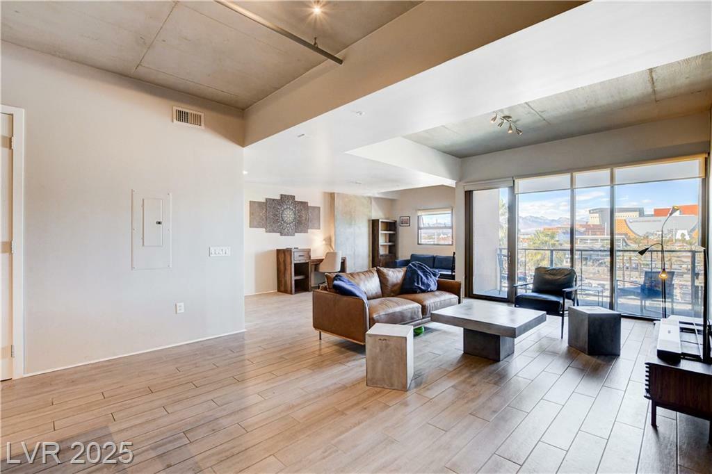 Property Photo: