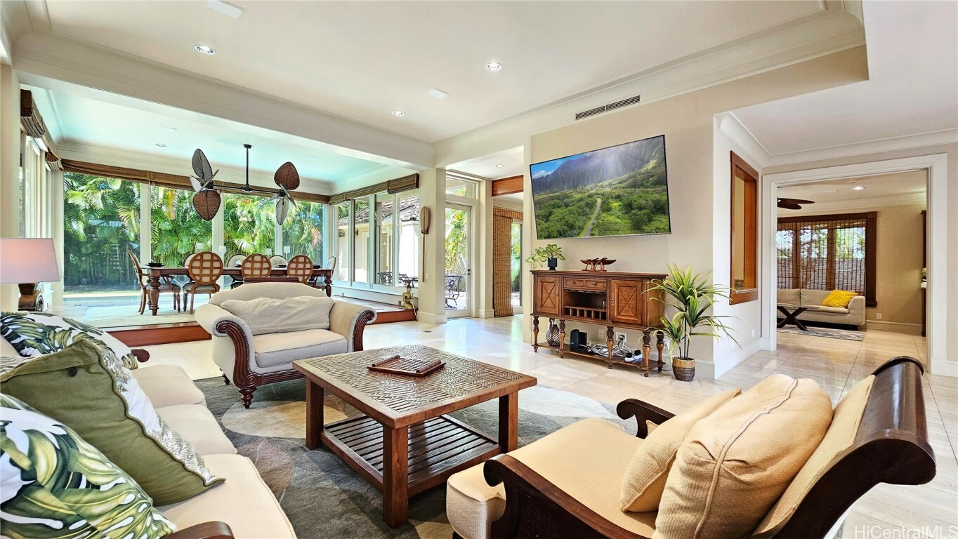 1030 Kealaolu Avenue  Honolulu HI 96816 photo