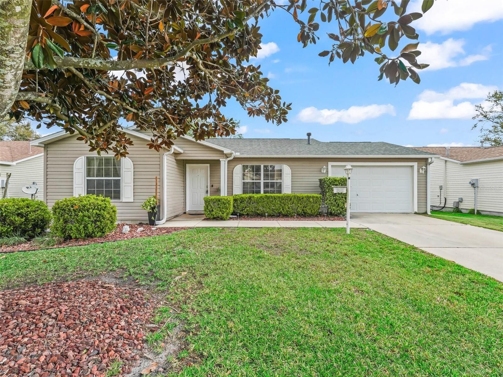 Property Photo: 17353 SE 76th Flintlock Terrace FL 32162
