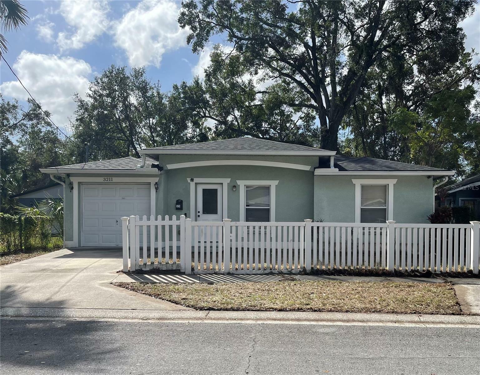Property Photo: 3211 E 23rd Avenue FL 33605