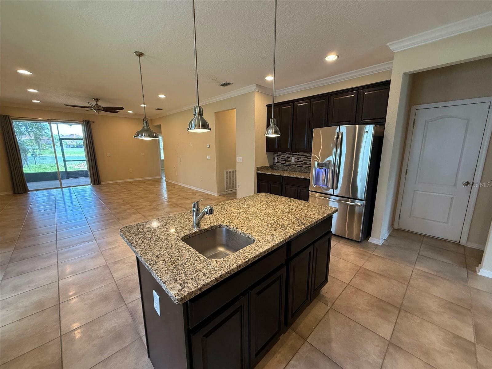 Property Photo:  2815 Moonstone Bend  FL 34758 