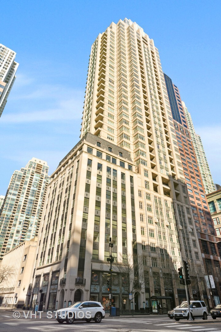 Property Photo:  118 E Erie Street 31F  IL 60611 
