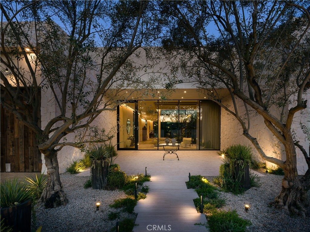 Property Photo: 5824 Manton Avenue CA 91367
