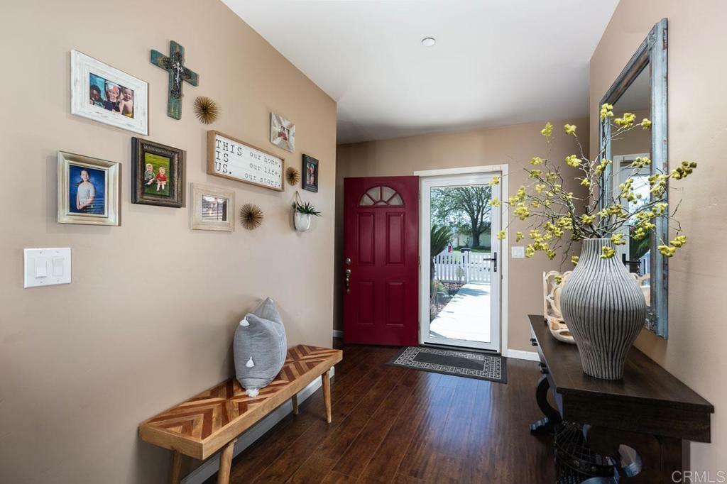 Property Photo: 140 Chamberlain Ave CA 92020