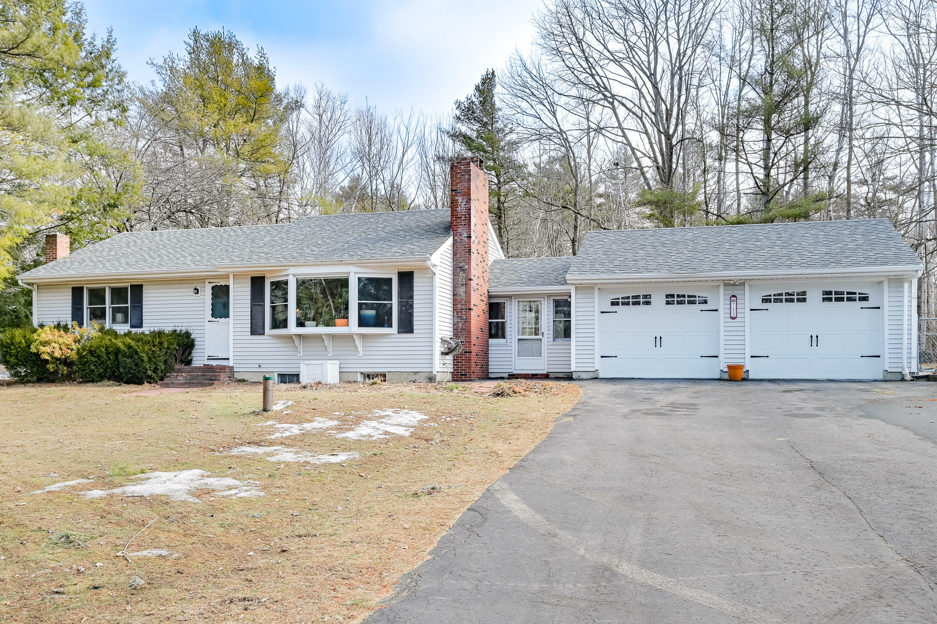 Property Photo: 713 Gardiner Road ME 04578