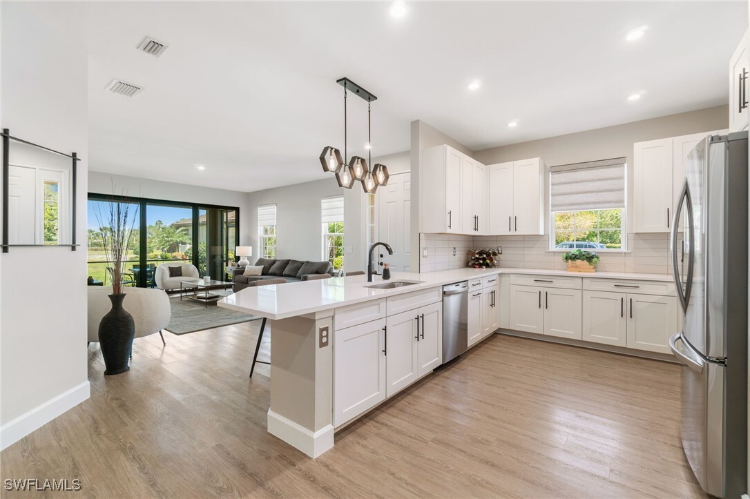 Property Photo: 8021 Calle Canovas Court FL 34114