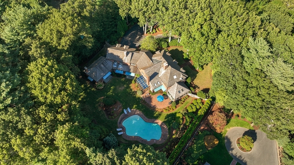 Property Photo: 11 Fulling Mill Ln MA 02043