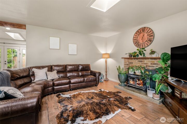 Property Photo:  205 E Alpine Street  WA 98252