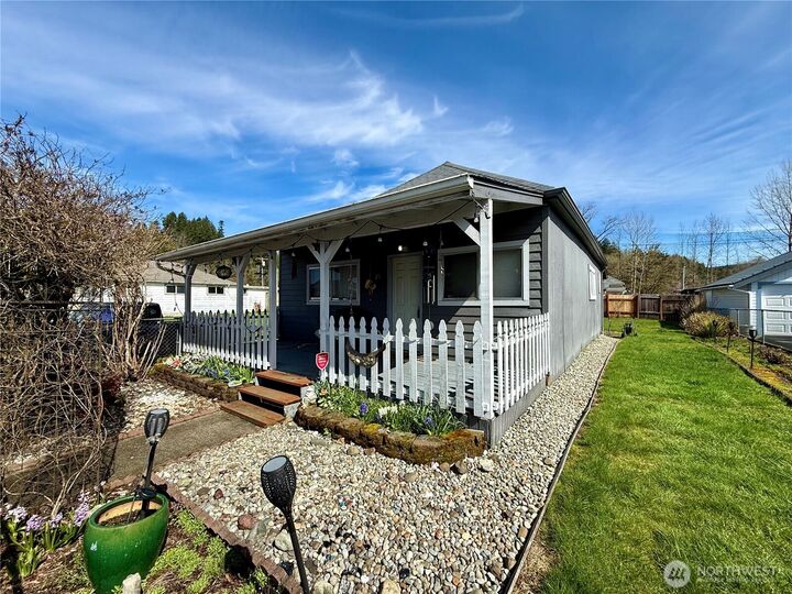 Property Photo:  21  Cummings Avenue  WA 98541 