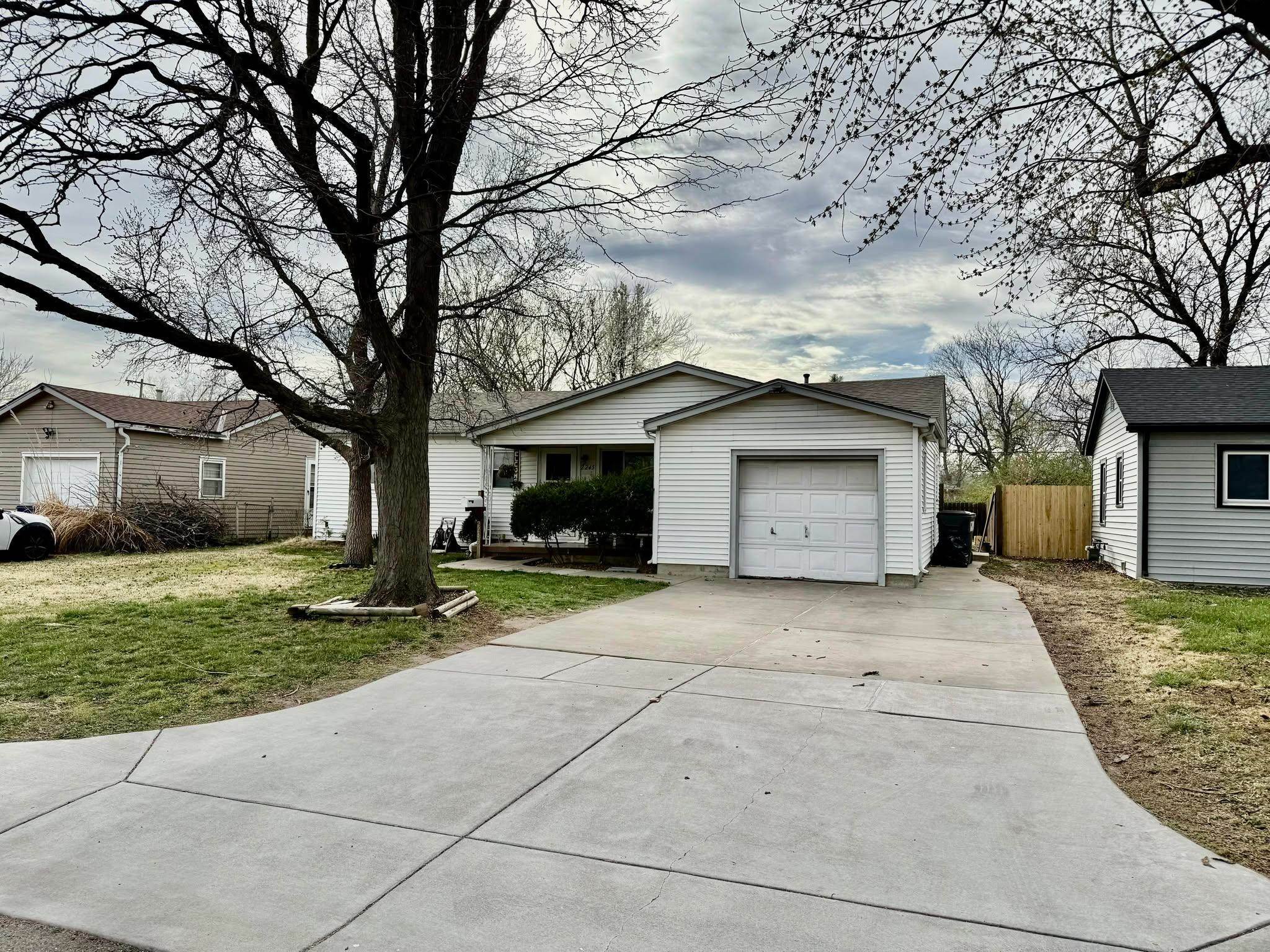 Property Photo: 2245 S Millwood St KS 67213