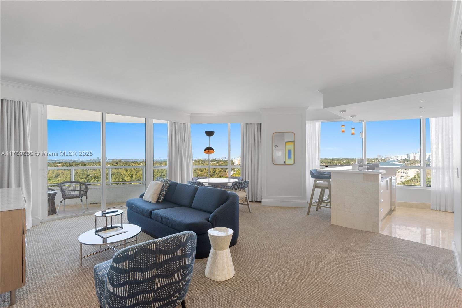 Property Photo:  4401 Collins Ave 1015  FL 33140 