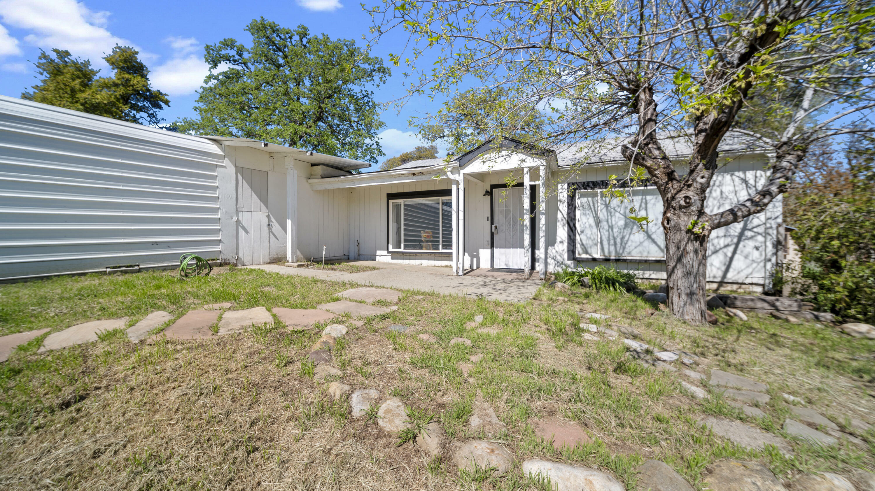 Property Photo: 1455 Mesa Street CA 96001