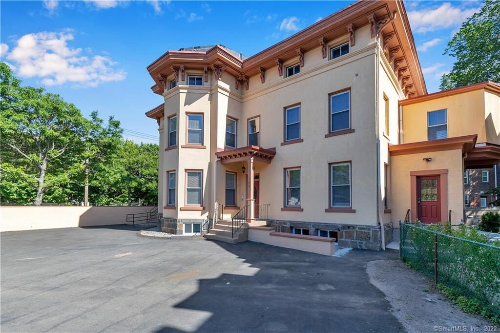 Property Photo:  169 Olive Street 1L  CT 06511 