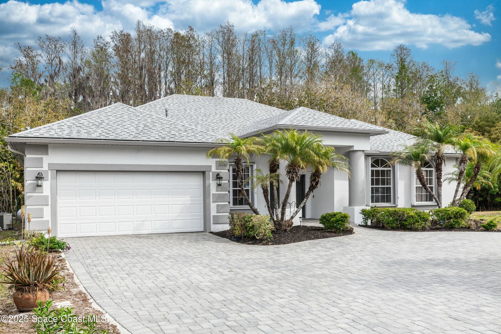 Property Photo:  19261 Quarterly Parkway  FL 32833 
