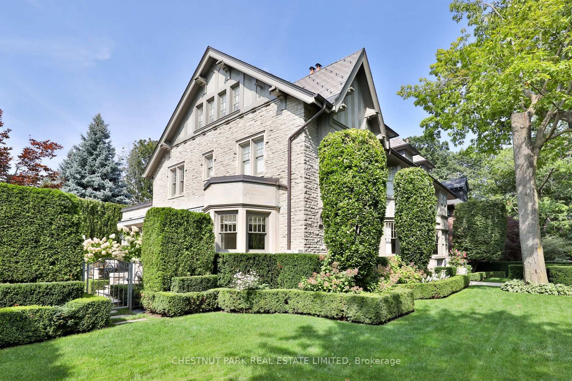Property Photo: 170 Roxborough Drive ON M4W 1X8