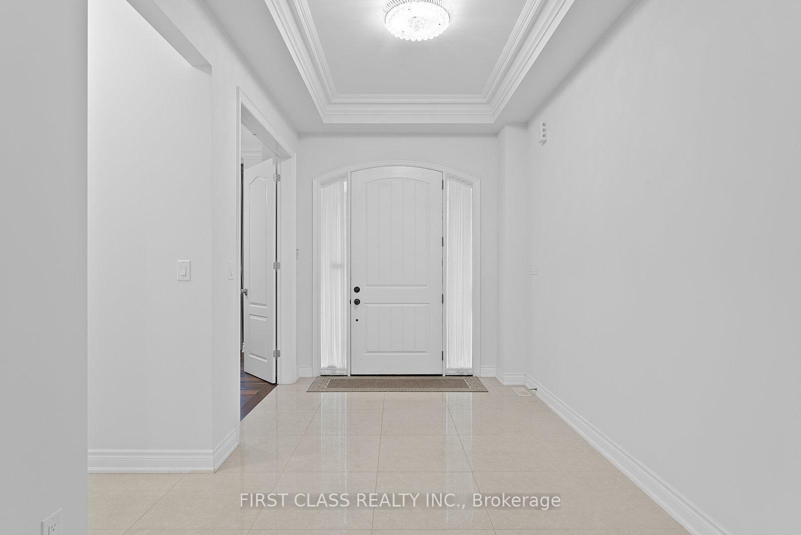 Property Photo: 33 Berkshire Crescent ON L6C 0P5