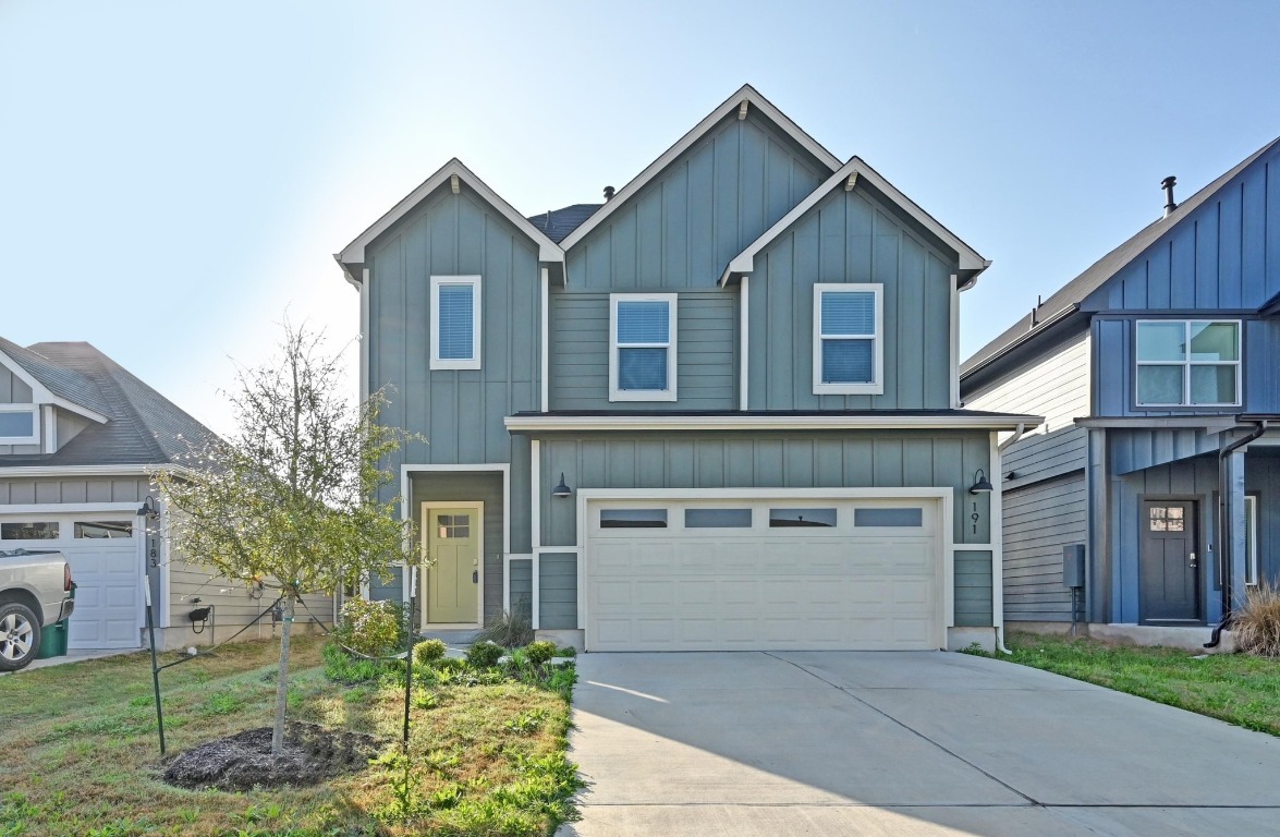 Property Photo: 191 Frogmore Loop TX 78640