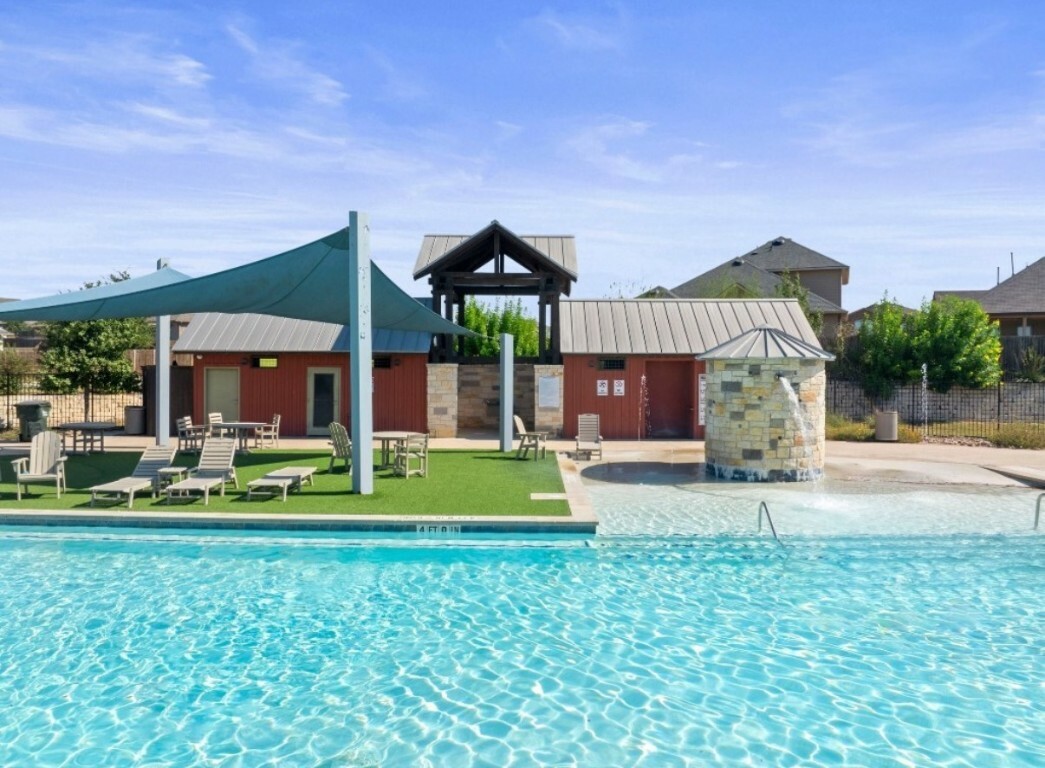Property Photo: 110 Kingfisher Lane TX 78640