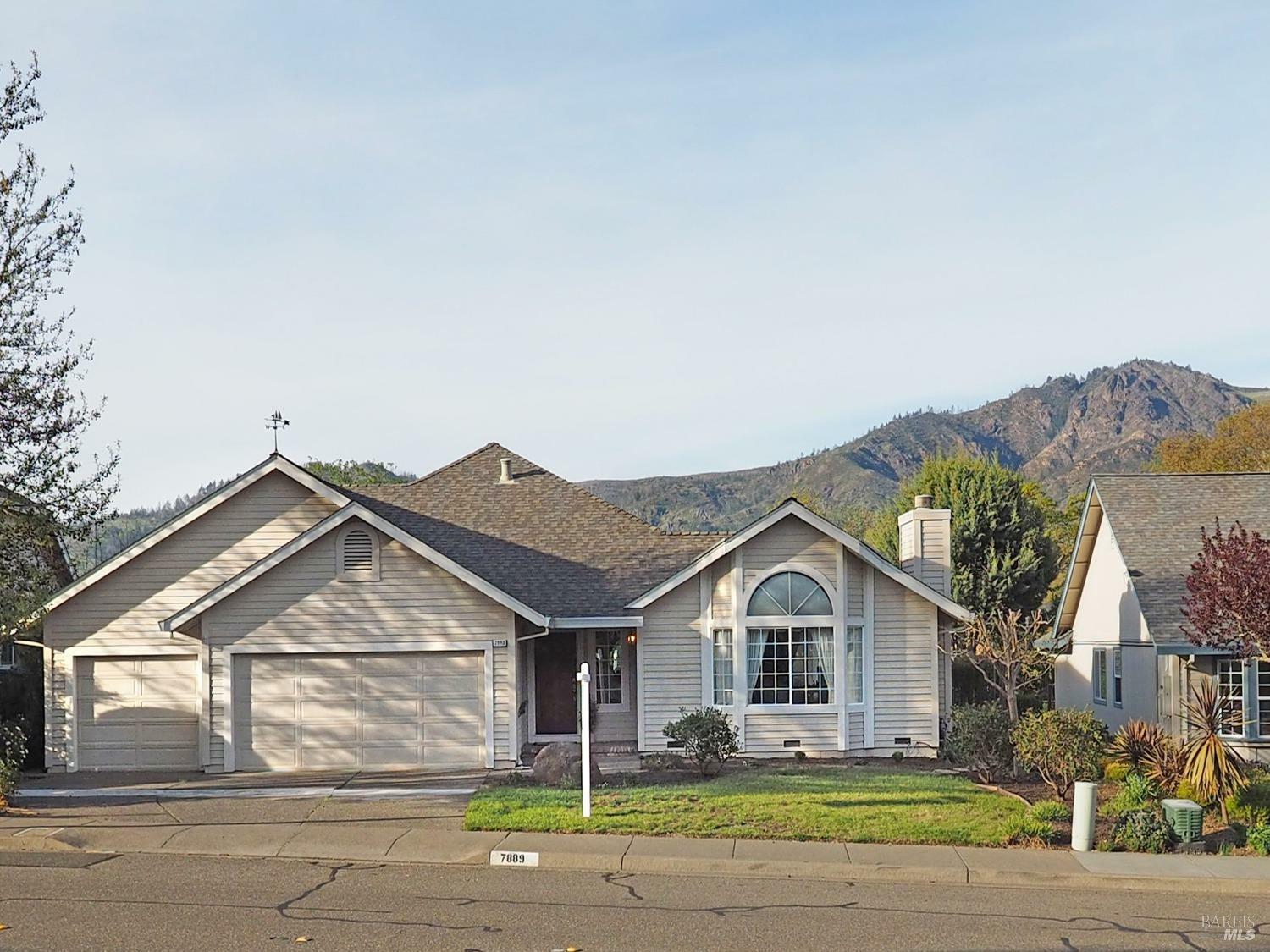 Property Photo: 7889 Oakmont Drive CA 95409