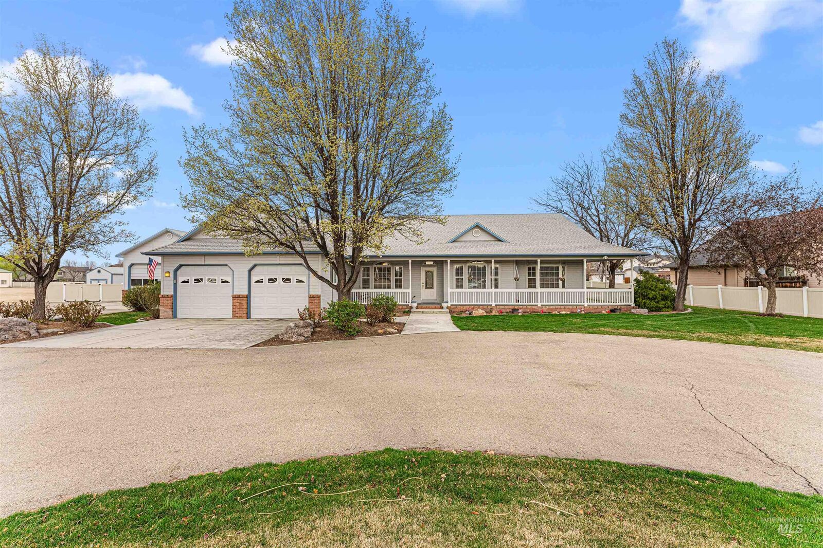 Property Photo:  2186 W McMillan Rd  ID 83646 