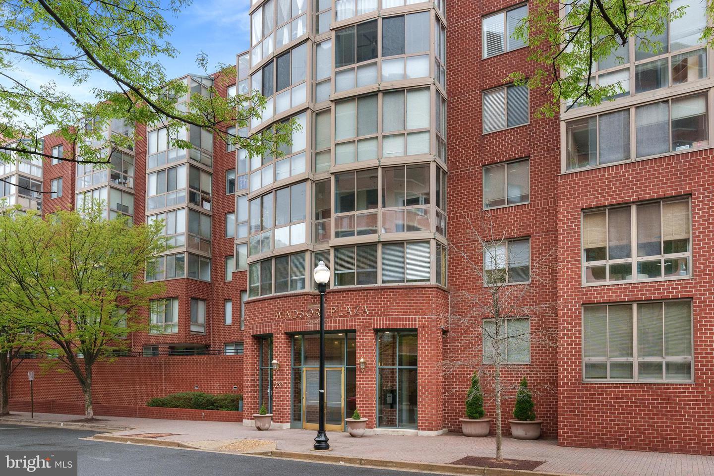 Property Photo: 1050 N Taylor Street N 1-103 VA 22201