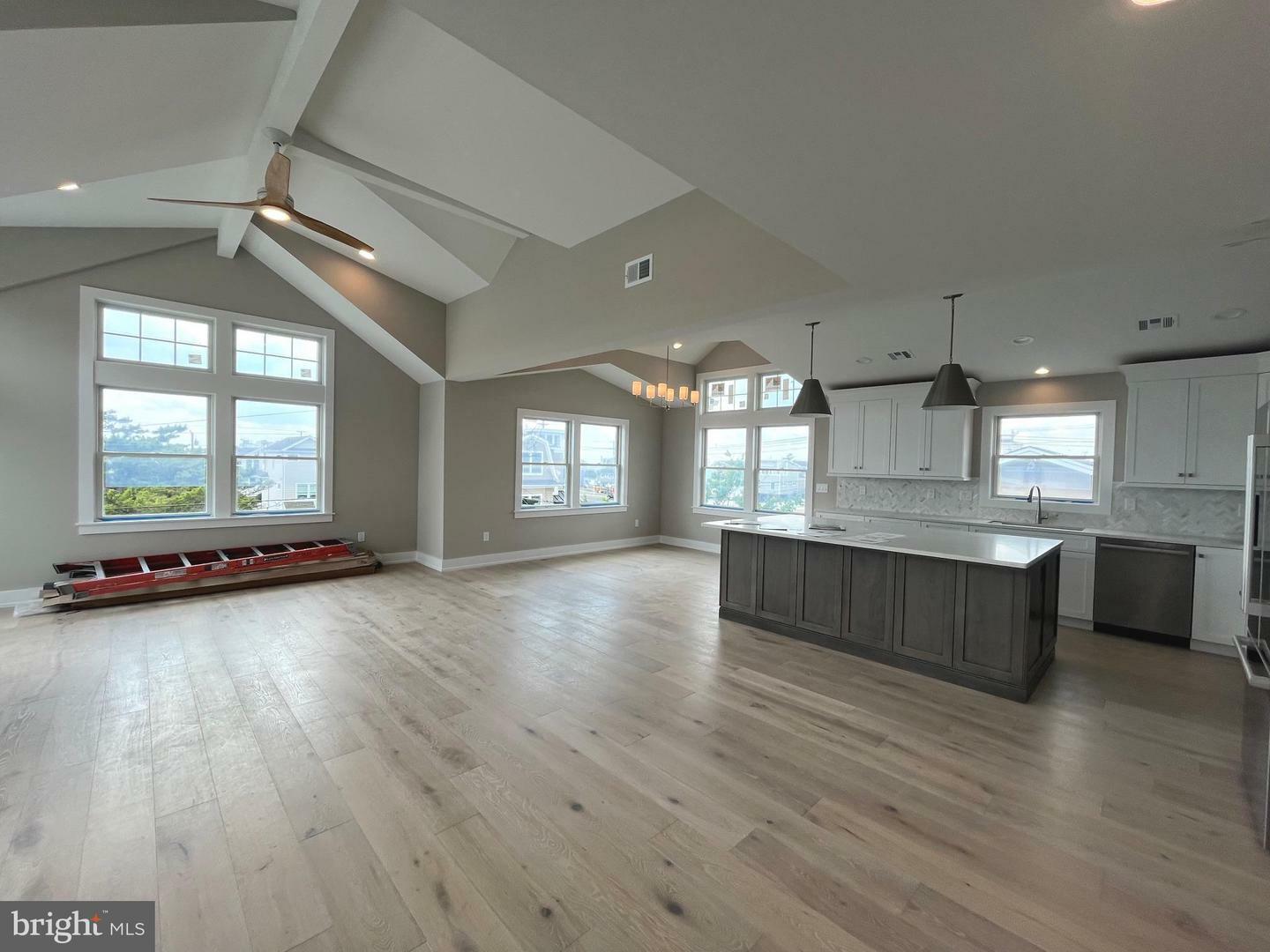Property Photo:  7 E 39th  NJ 08008 