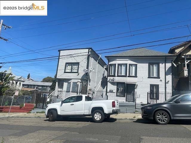 Property Photo: 2304 E 22nd St CA 94601