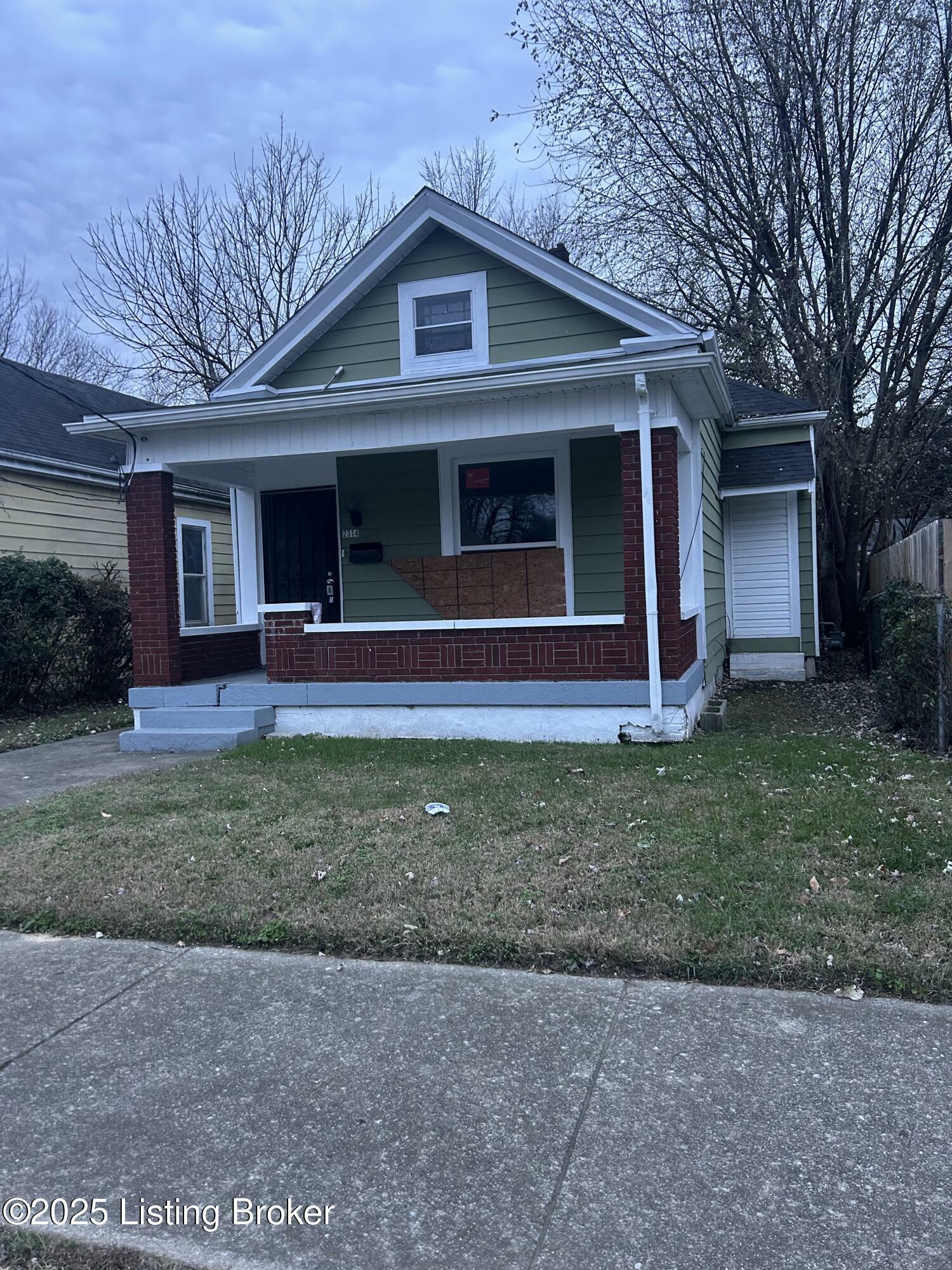 Property Photo: 2314 Bolling Ave KY 40210