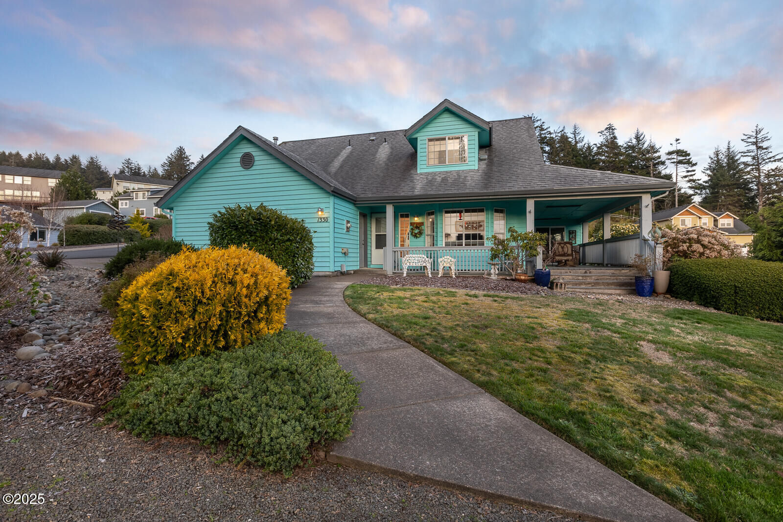 Property Photo: 1330 SE 43rd OR 97367