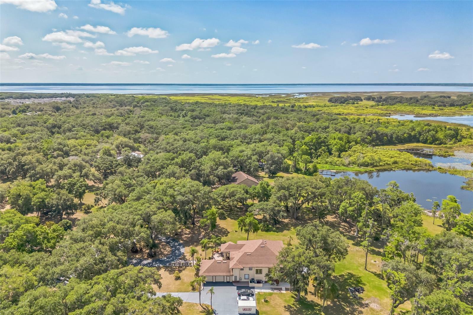 Property Photo: 2910 Frontier Drive FL 34744