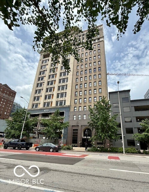 Property Photo: 110 E Washington Street 802 IN 46204