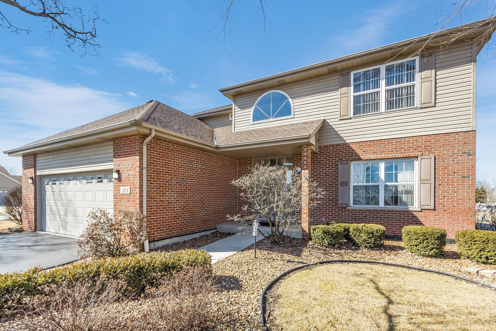 Property Photo: 2101 Cardinal Drive IL 60451