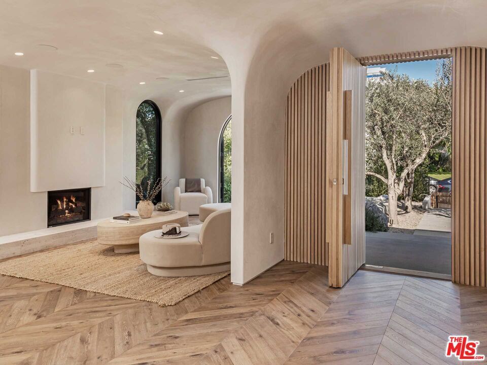 Property Photo: 309 N Arden Boulevard CA 90004