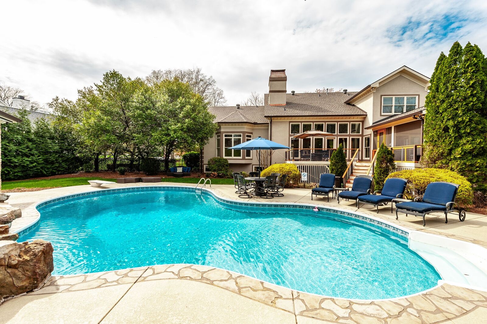Property Photo:  651 Post Oak Cir  TN 37027 