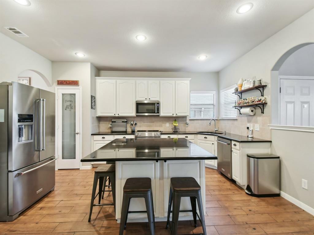 Property Photo: 4013 Hollow Lake Road TX 76262
