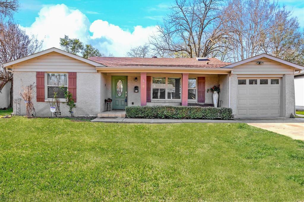 Property Photo: 5609 Fursman Avenue TX 76114