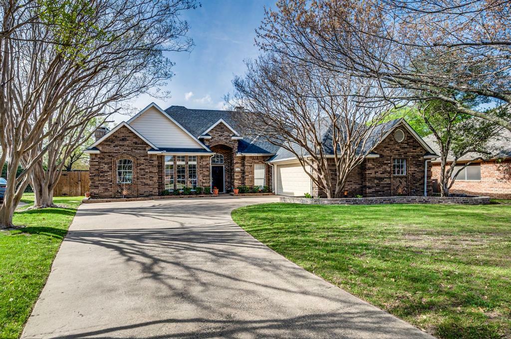 Property Photo: 2344 Fox Glenn Circle TX 76021
