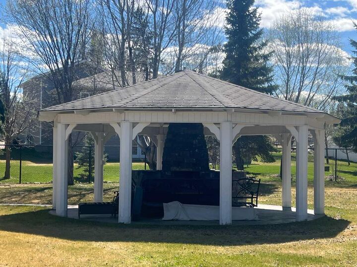 Property Photo:  1790 Ross Street SW  AB T0G 2A4 