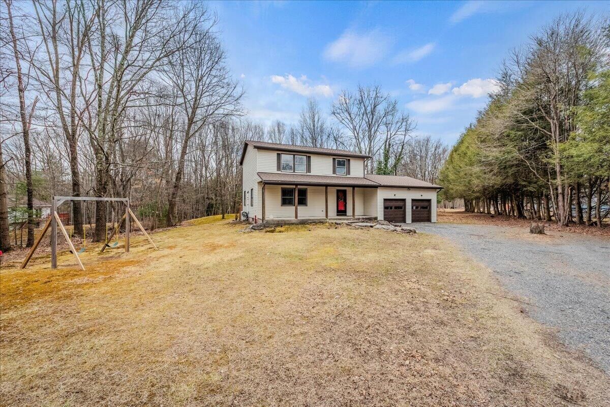 Property Photo:  109 Abeel Road  PA 18301